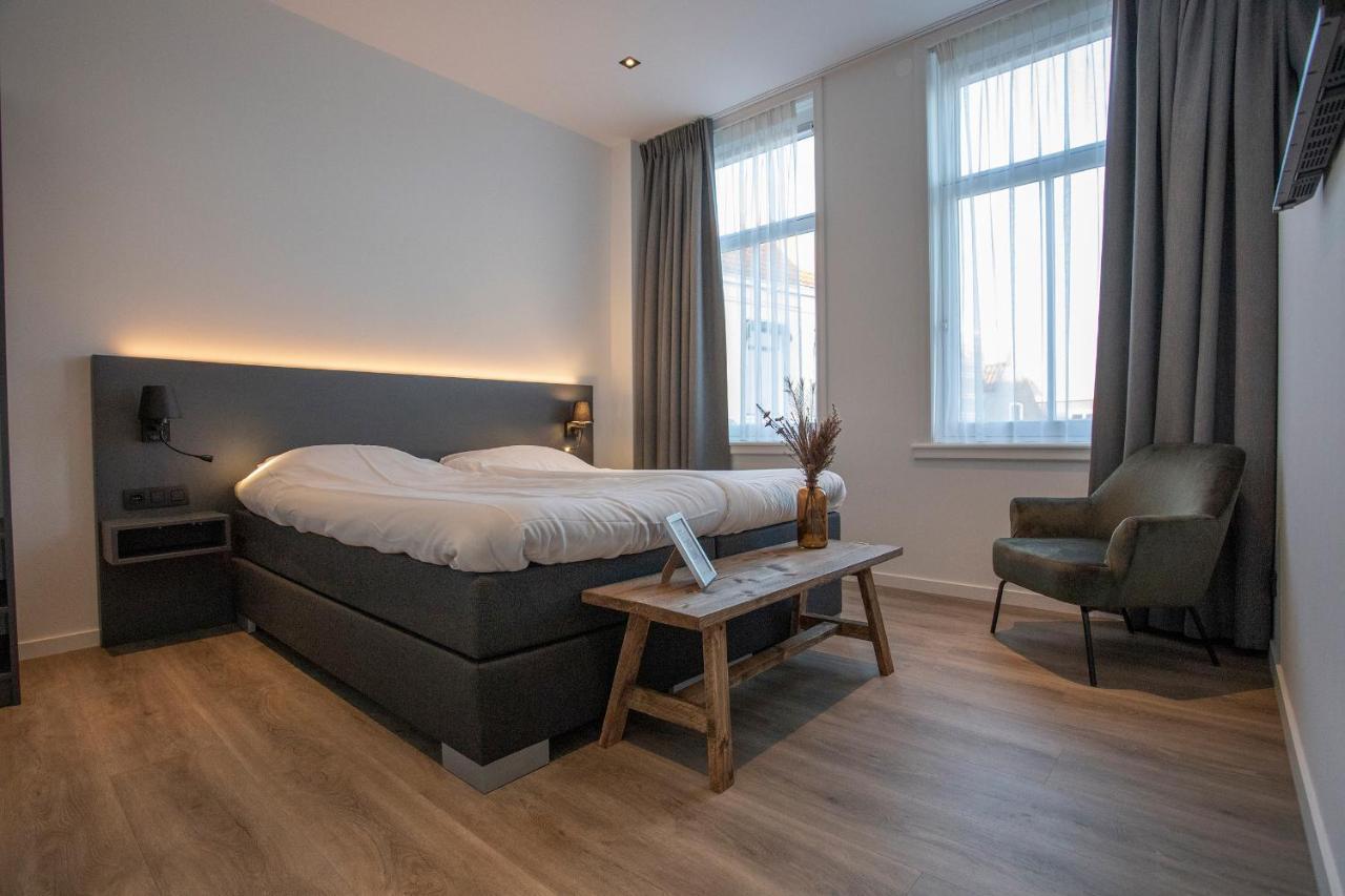 Hotel Tholen Bagian luar foto