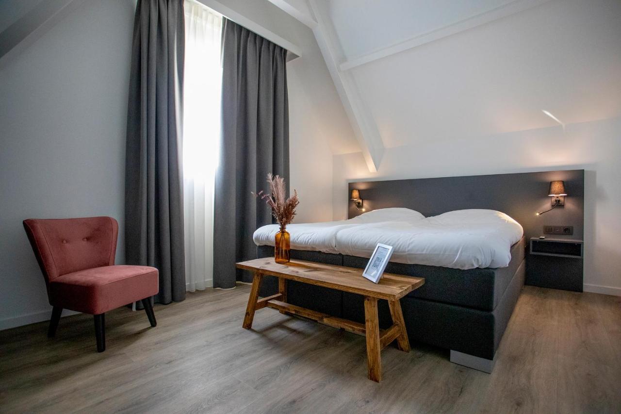 Hotel Tholen Bagian luar foto