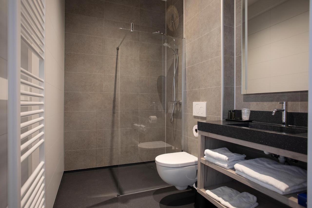 Hotel Tholen Bagian luar foto