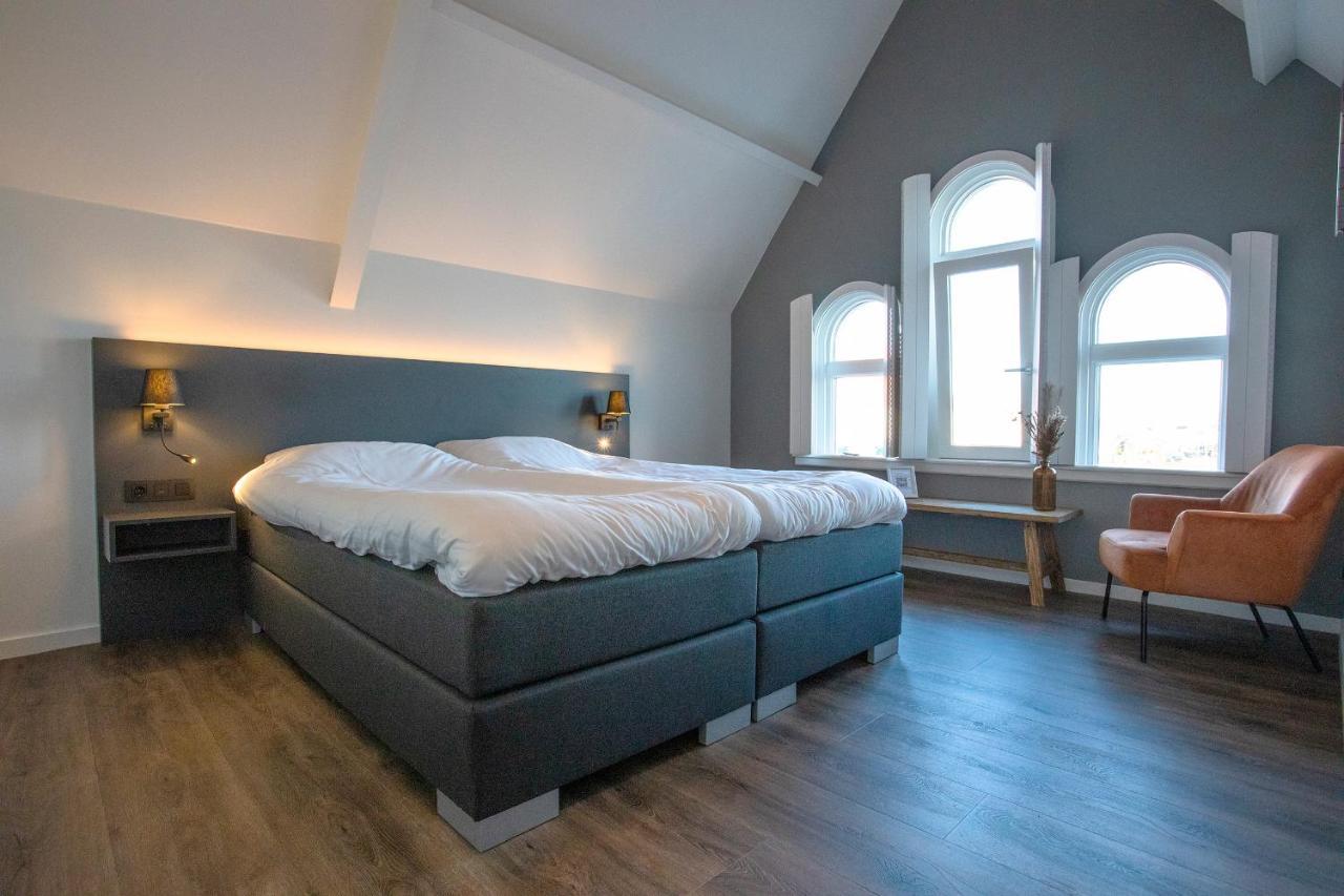 Hotel Tholen Bagian luar foto